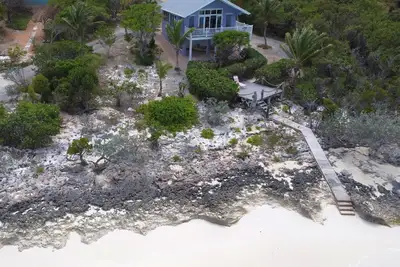 Passionate Pelican: Private Oceanfront Cottage