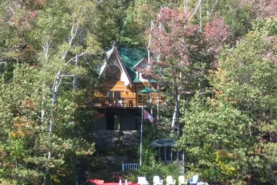 Stunning Algonquin Highlands Log Cottage - South Exposure