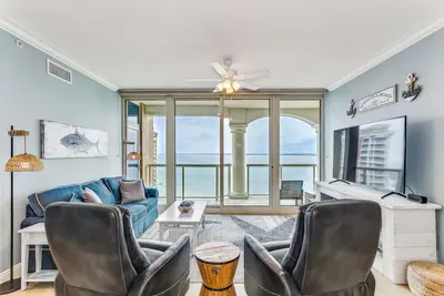Image de P2-1808 Newly Renovated 2b Island View Oasis