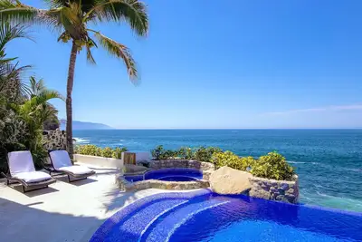 Spectacular Oceanfront Villa 6bd