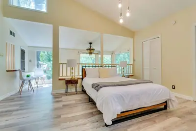 Image de Spacious Little Rock Home w\/ Yard & Game Room