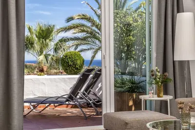 Image de Modern 2 bedroom with Sea and Mountain Views, Pool by Puerto Banus, Marbella