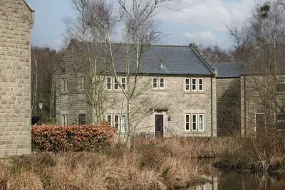 Riber, family friendly, character holiday cottage in Two Dales