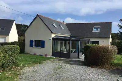Image de Jolie maison avec grand jardin à 250 mètres de la superbe plage de Tréompan