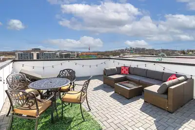 Image de Two Gorgeous Houses🌟8 Ensuite🌟20 Beds🌟Downtown Views🌟Game Rooms🌟Parking