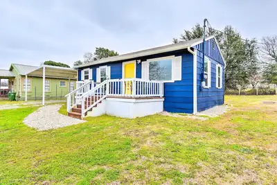 Image de Lake Granbury Getaway ~ 1 Block to Waterfront