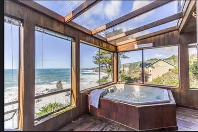 Image de Oceanfront w\/ sweeping views, decks, hot tub and dog friendly! Gualala\/ Sea Ranch
