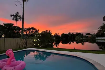 Image de Luxurious Lake View Pool and Gaming Villa