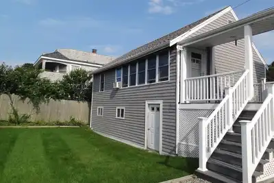 Image de Cottage | 3 Min Walk to the Beach
