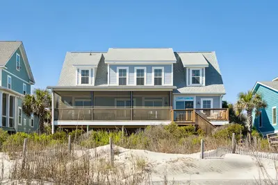 Image de Oceanfront, Large Screen Porch, Gas Grill, Luxury Family Rental