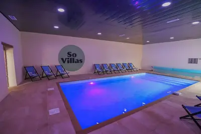 Image de So Villa Ragonniere (89) - Piscine intérieure - Basket - 2h Paris - 30 p.