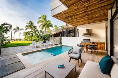 Image de Beachfront! Enjoy Incredible Sunsets From Our Modern Estate