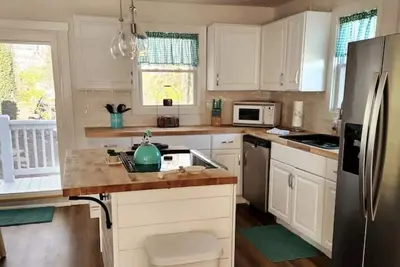 Image de Cute and Cozy 2bd-Pet Friendly-4 Miles to Lu!