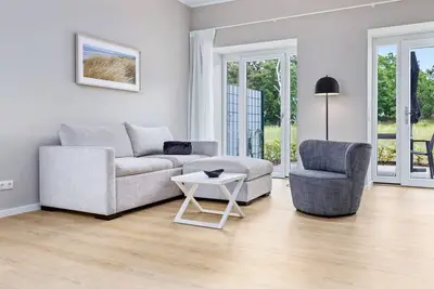 Image de Tolles Ferienapartment in Toplage an der Ostsee mit Terrasse - 130 m zum Strand - Strandresidenzen