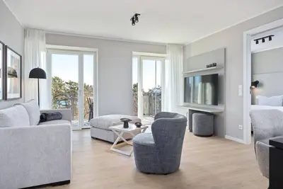 Image de Tolles Ferienapartment an der Ostsee mit Balkon, Meerblick und Zwei Badezimmern! - Strandresidenzen