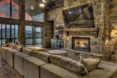 Image de Changes In Altitude - Mountain Luxury | 4 Master Suites | Panoramic Views