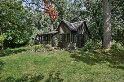 Image de Blackberry Cabin of Michiana with a hot tub