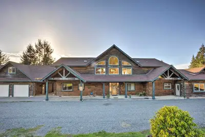 Image de Brookings Vacation Rental Lodge on 88 Acres!