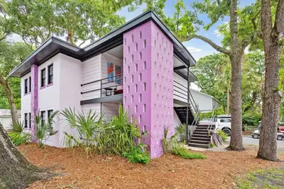 Image de Great Location, Vintage and Fun Folly Vacation 120 Unit A