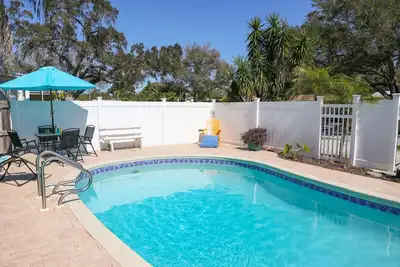 Image de License to Chill in Largo, Fl - Your home resort to enjoy Florida!