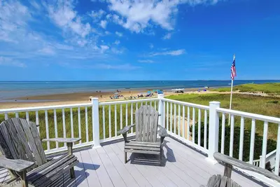 Image de Waterfront 4bd--Central Air, Outdoor Balcony Fireplace, Right on the Beach