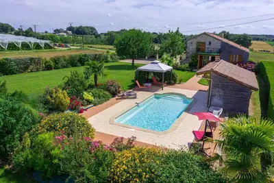 Image de Gîte avec piscine à Madaillan, Lot-et-Garonne