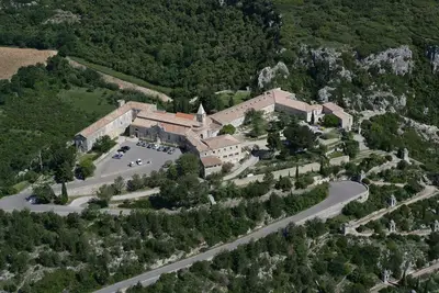Image de Villa piscine vue Castelas.