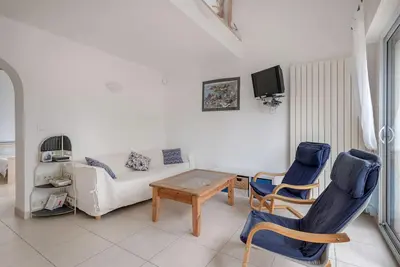 Image de Maison pour 6 - 300 m de la plage!