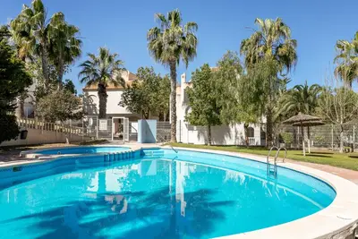 Maison de vacances \"Sol Gran Alacan\"' près de la plage avec piscine partagée et Wi-Fi