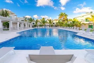 Playa Palmera Beach Resort