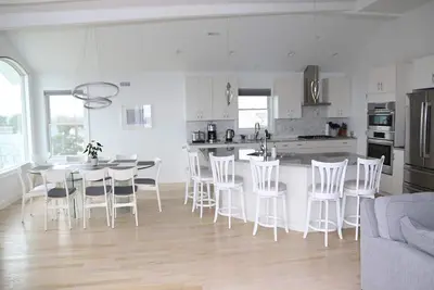 Image de 5 bedroom accommodation in North Beach Haven