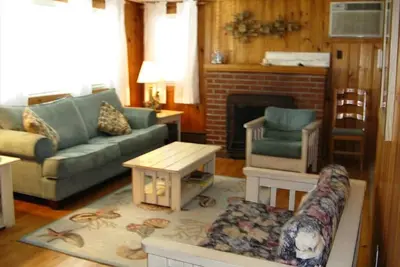 Image de Well maintained first floor duplex close to the ocean and bay beach in Harvey Cedars.