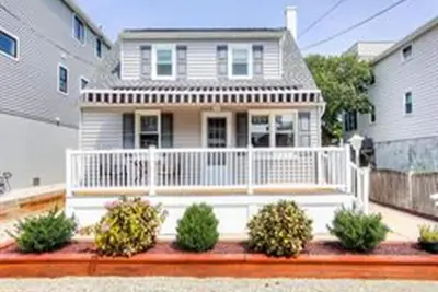 Image de Adorable 2 bedroom second floor duplex in Ship Bottom, short walk to the beach.