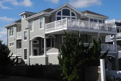Image de Great location with beautiful ocean and bay views