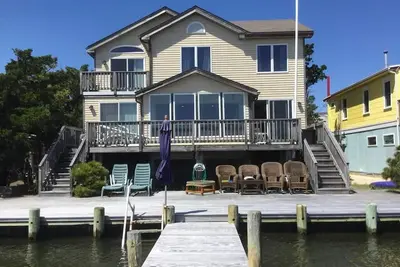 Image de Harvey Cedars Bayfront Vacation Home!
