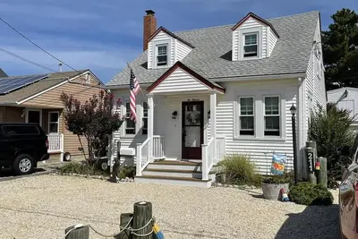 Image de Centrally located cape cod close to the bay and beach in Surf City