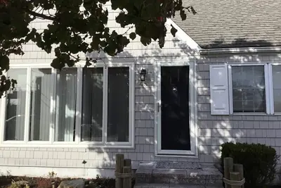 Image de Delightful waterfront rental in High Bar Harbor Call now for availability.