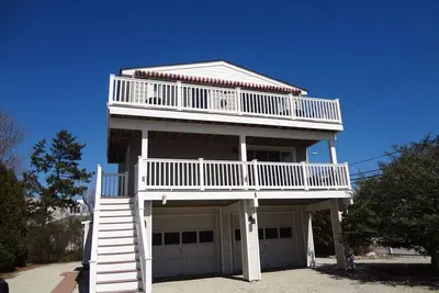 Image de Modern Well Kept Single Family House