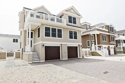 Image de Awesome home in Peahala Park with 4 Bedrooms, Internet and WiFi