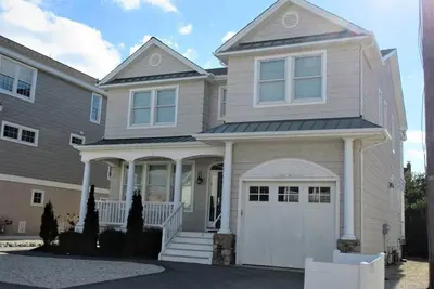 Image de Contempory home oceanside in Brant Beach