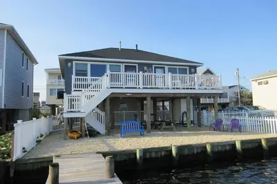 Image de New 2 bedroom bay front on Cedar Bonnet Island