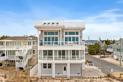 Image de New Oceanfront in Peahala Park. Sleeps 11.