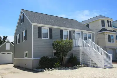 Image de Brant Beach Bayside Single Family close to Bayview Park