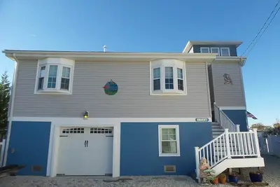 Image de Rental available for your vacation pleasure. All the comforts you could imagine. Great location!