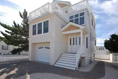 Image de 4 bedroom accommodation in Beach Haven Park