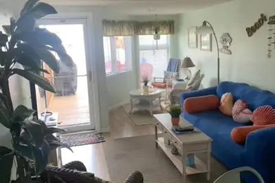 Image de Brant Beach 2 bedroom 1. 5 bath ocean side condo