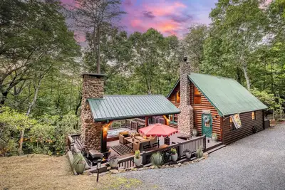 Image de Blue Ridge | Hot Tub | Theater | Outdoor Fireplace