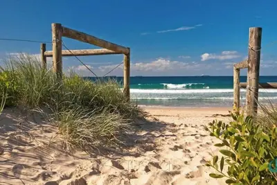 Image de Caves Seascape Villa - stroll to shops and beach