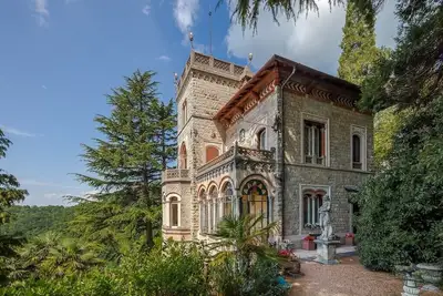 Image de A romantic experience in historic villa with private park at SacroMonte Varese