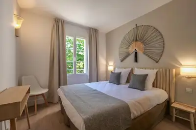 Image de Saint Tropez 10 - Appt rénové 2 chambres  piscine et plage à 150m